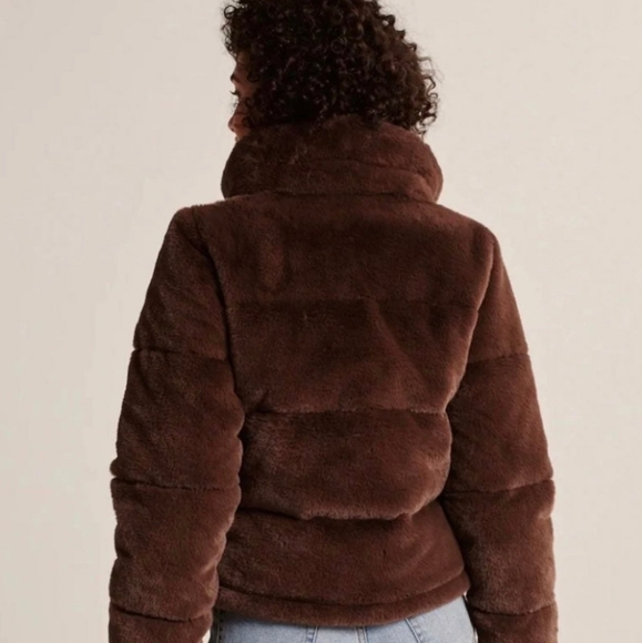 🤎EUC Abercrombie & Fitch Mini Puffer Cropped Faux Fur Coat, Brown, Small - Picture 3 of 16